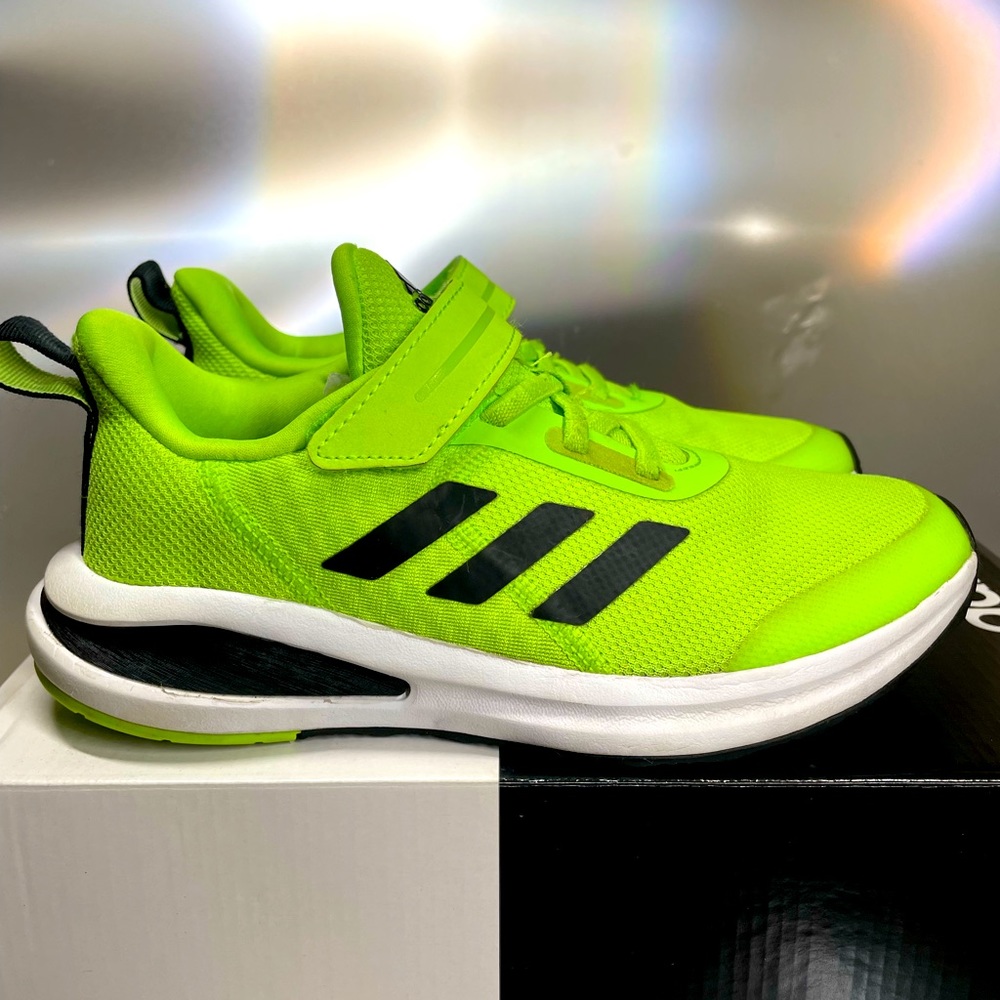 Boys Adidas size 3